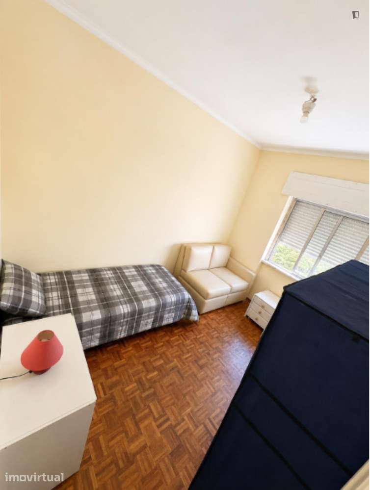 Quarto - localizado em Benfica Lisbon - Grande imagem: 3/9
