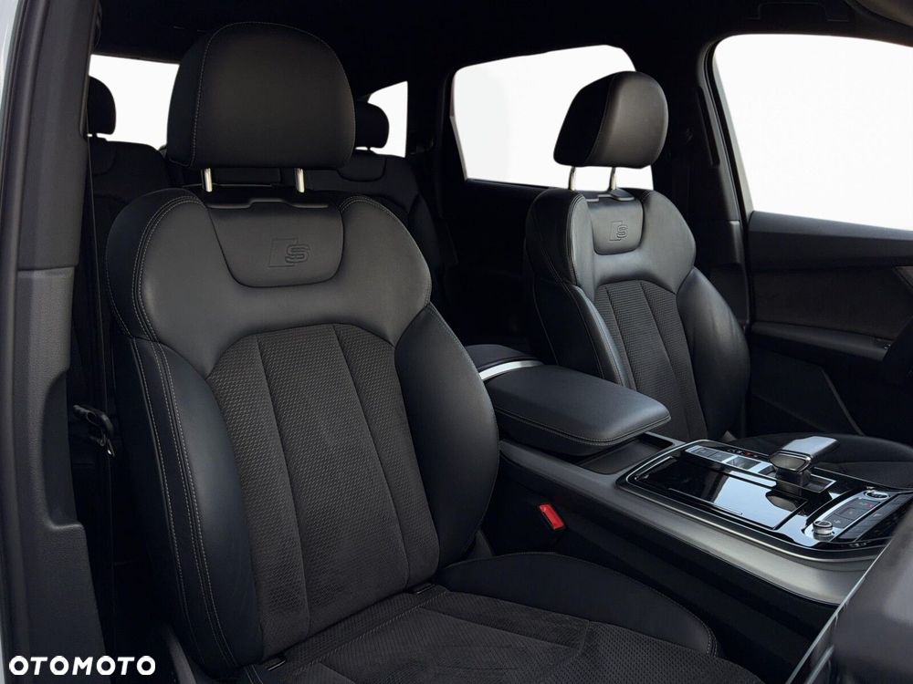 Audi Q7 55 TFSI mHEV Quattro S Line Tiptr - 41