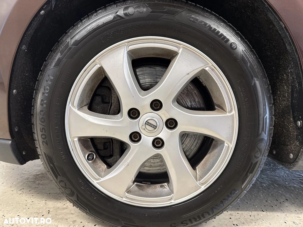 Volvo V40 D3 Geartronic Kinetic - 23