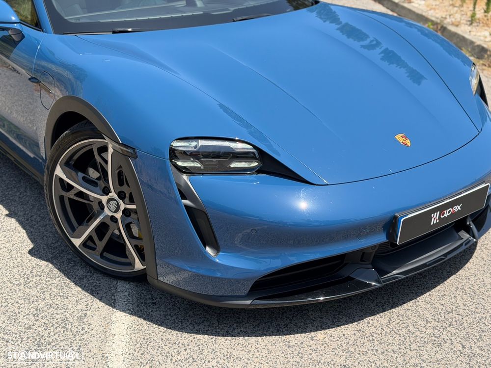 Porsche Taycan Cross Turismo Turbo - 11