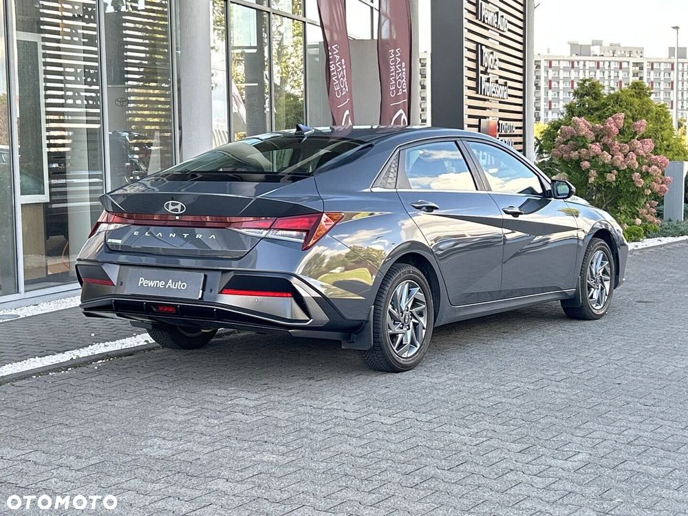 Hyundai Elantra 1.6 Smart - 5