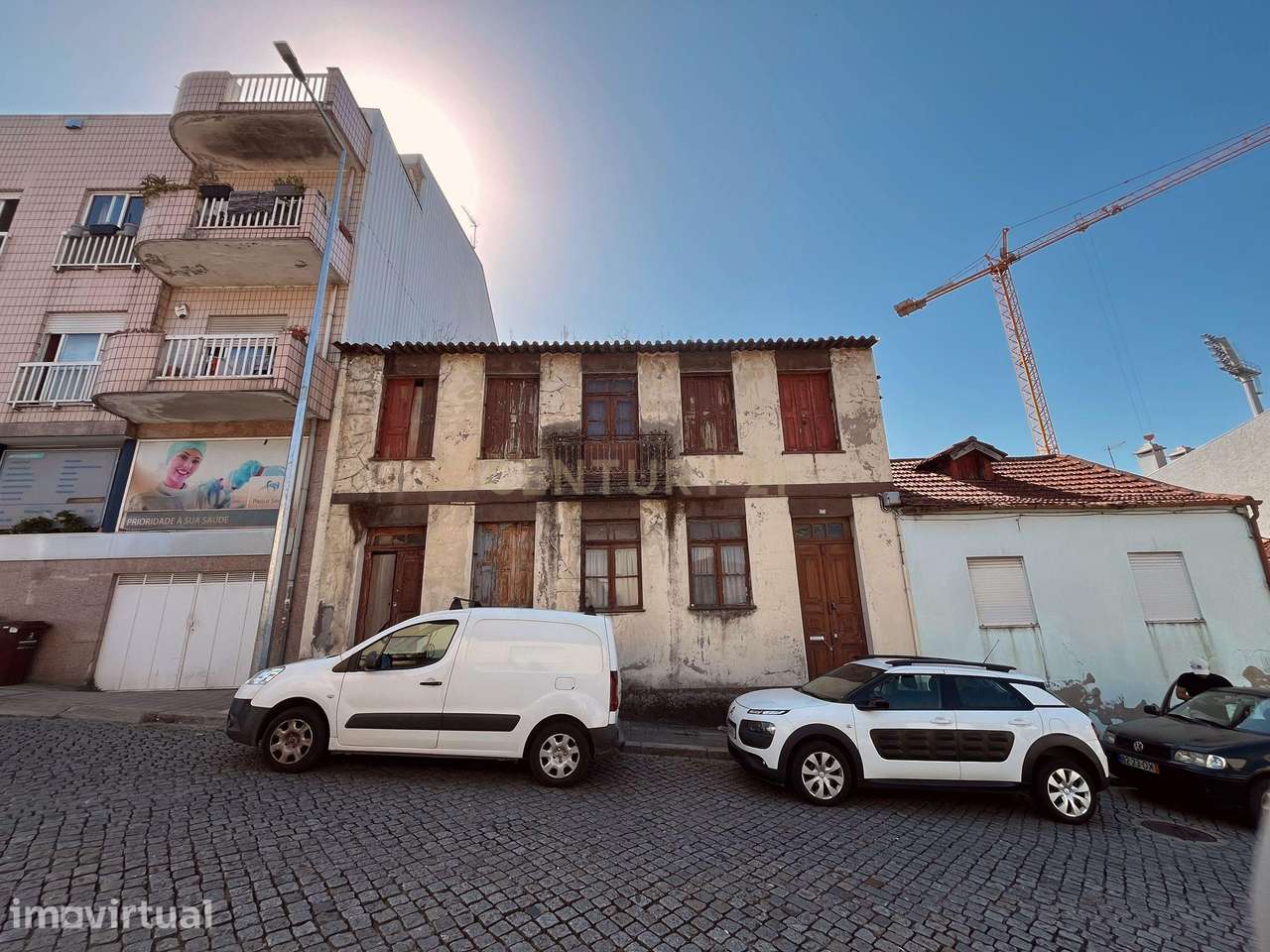 Moradia ancestral com terreno no centro da cidade de Santo Tirso para - Grande imagem: 3/6