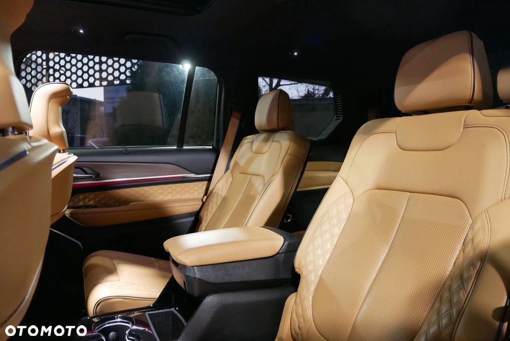 Jeep Grand Cherokee - 14