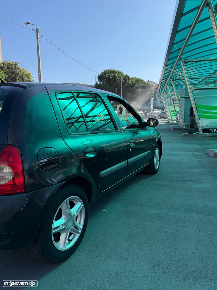 Renault Clio - 2