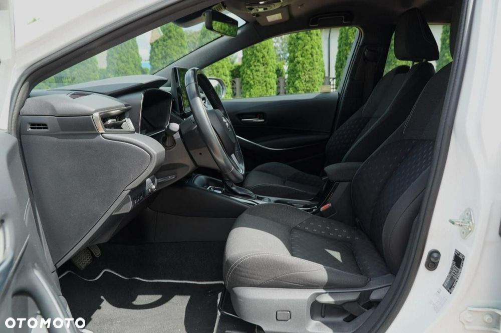 Toyota Corolla 1.8 Hybrid Comfort - 32