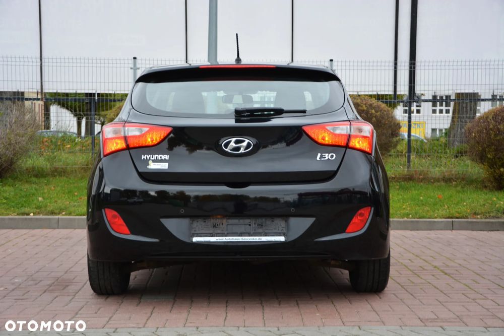 Hyundai i30 1.6 CRDI Fifa World Cup Edition - 24