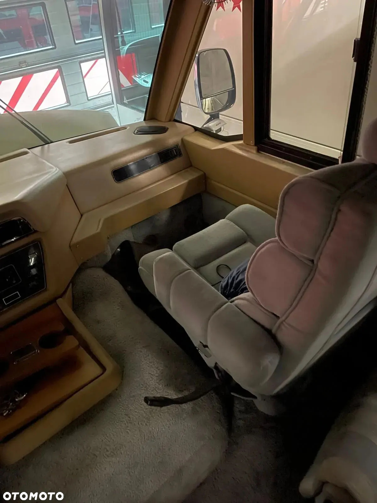 Chevrolet Winnebago - 10