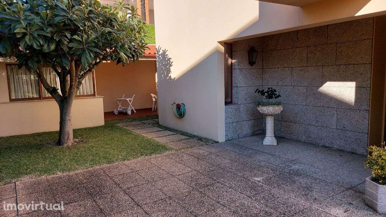 Vende-se moradia T4 no Parque da Cidade junto ao Complexo do Vitória - Grande imagem: 4/19