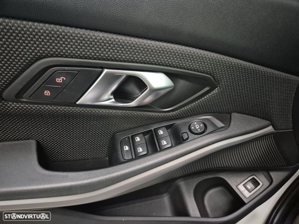 BMW 318 d Advantage - 24