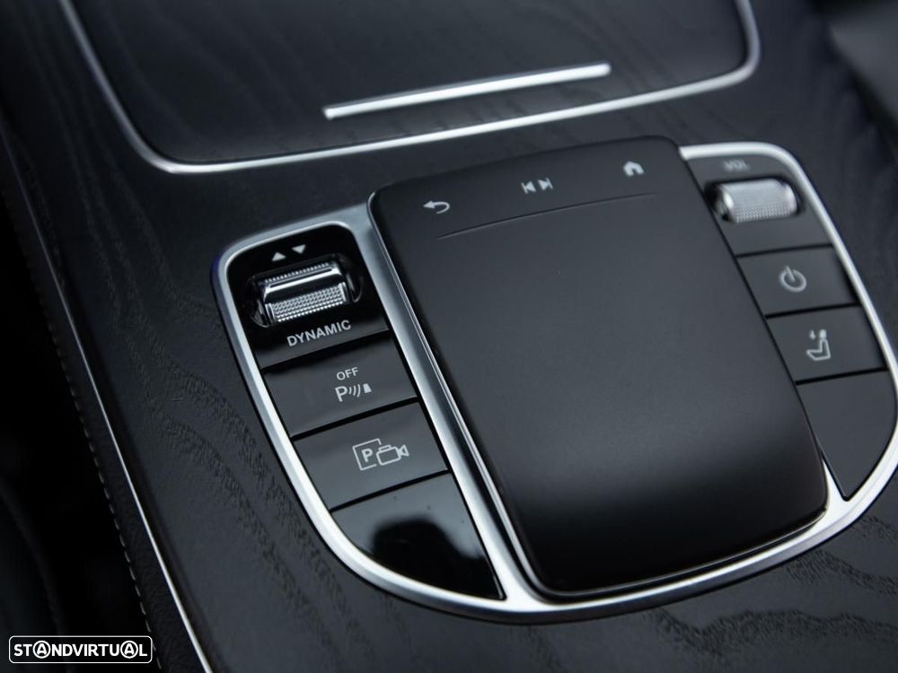 Mercedes-Benz E 300 de AMG Line - 26