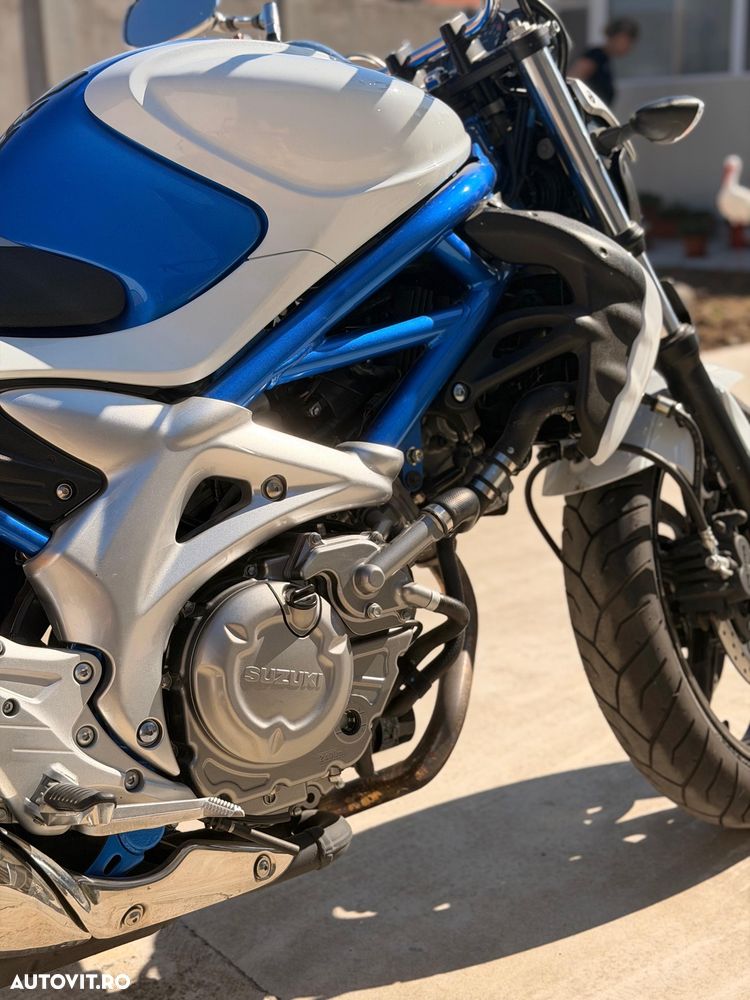Suzuki SFV 650 Gladius - 3