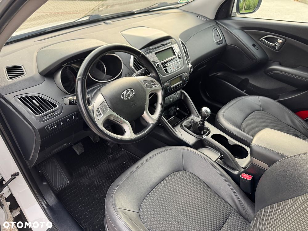 Hyundai ix35 2.0 CRDi Premium 4WD - 17