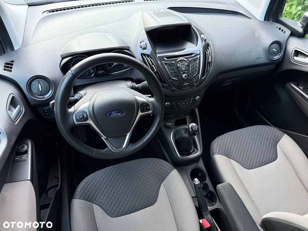 Ford Courier - 12