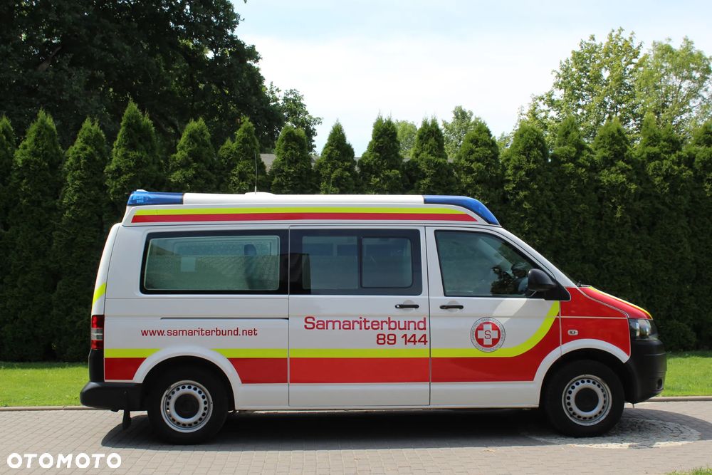 Volkswagen T5  AMBULANS KARETKA - 6