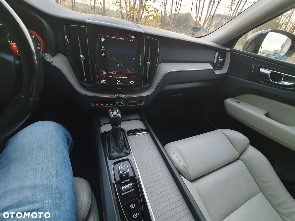 Volvo XC 60 D4 Geartronic Momentum - 17