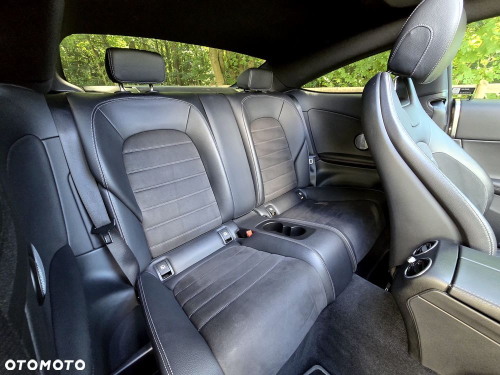 Mercedes-Benz Klasa C 300 4MATIC 9G-TRONIC - 16