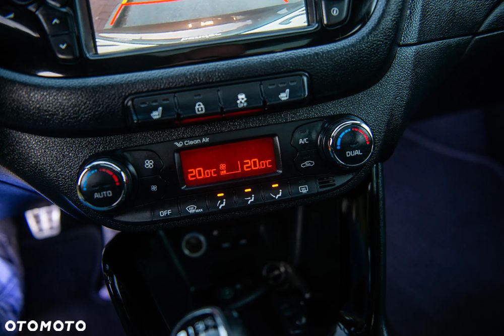 Kia Ceed 1.6 GDI ISG Platinum Edition - 36