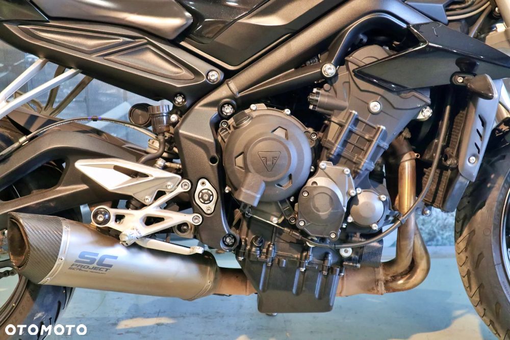 Triumph Street Triple - 15