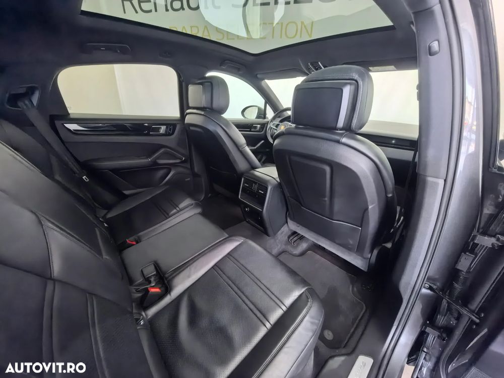 Porsche Cayenne Coupe - 37