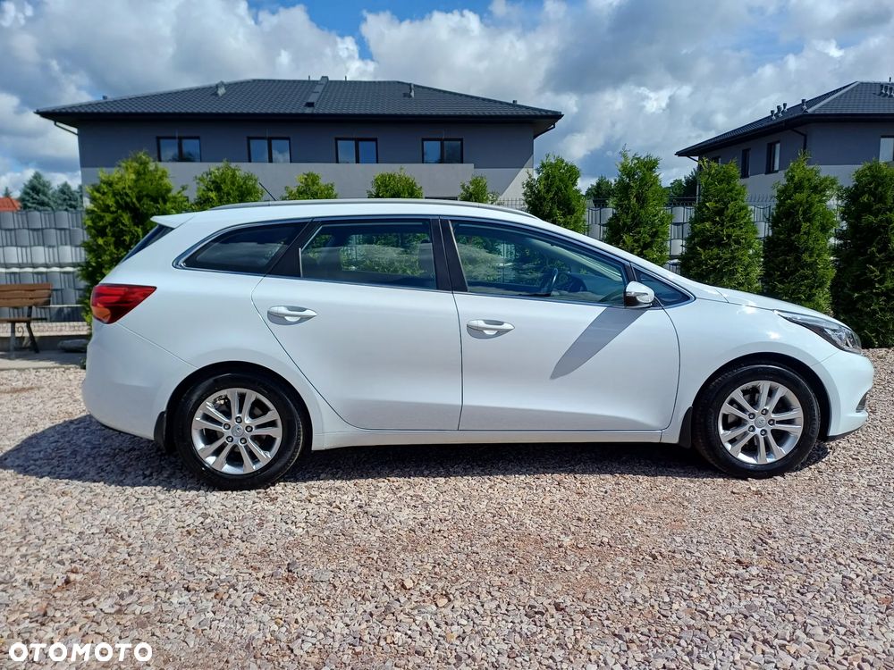 Kia Ceed 1.6 CRDi 128 Dream Team Edition - 2