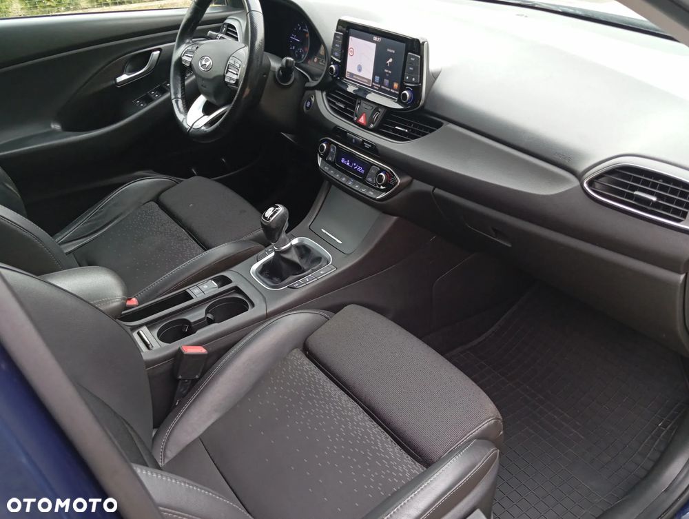 Hyundai i30 blue 1.6 CRDi Premium - 11