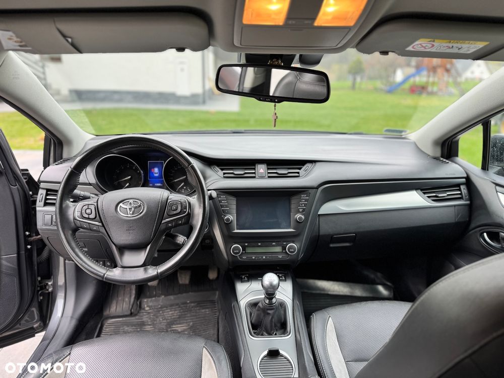 Toyota Avensis 1.8 Premium - 5