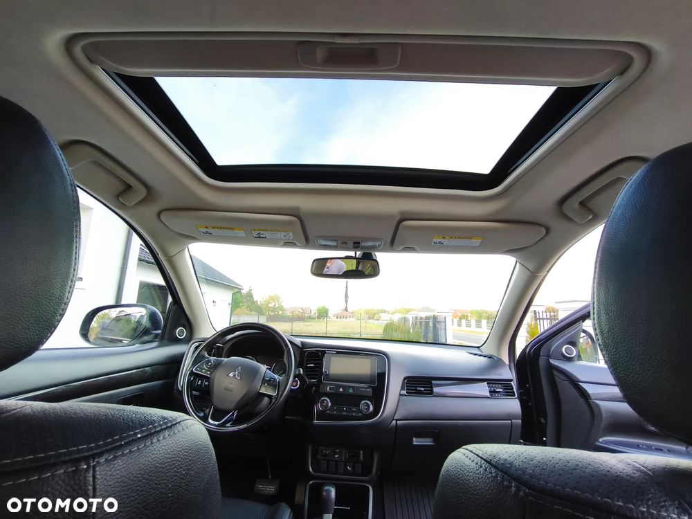 Mitsubishi Outlander - 15