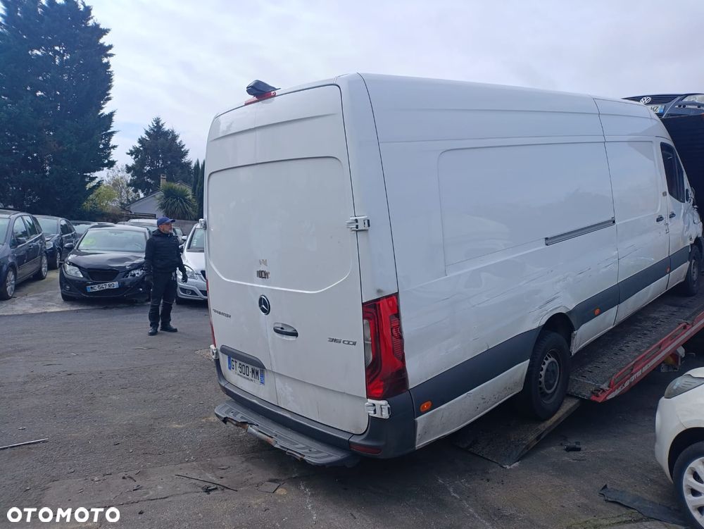 Mercedes-Benz Sprinter - 7