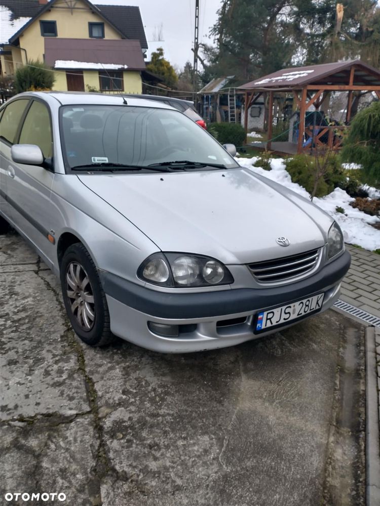 Toyota Avensis 2.0 Sol - 1