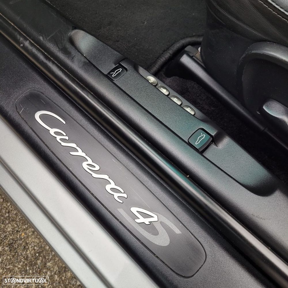 Porsche 911 (996) Carrera 4S Cabrio - 17
