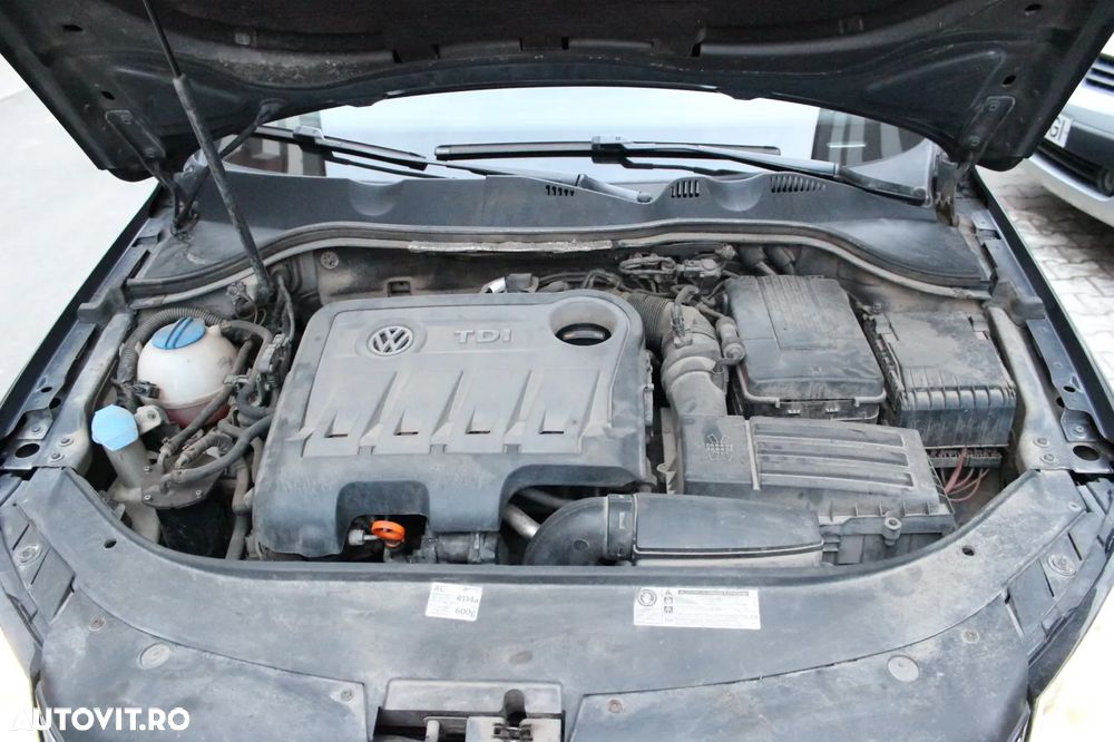 Volkswagen Passat 2.0 TDI DPF Blue TDI DSG Comfortline - 17