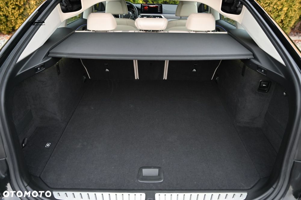 BMW 6GT 630i Luxury Line - 14