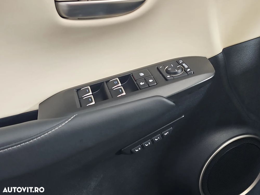 Lexus Seria NX 300h - 15