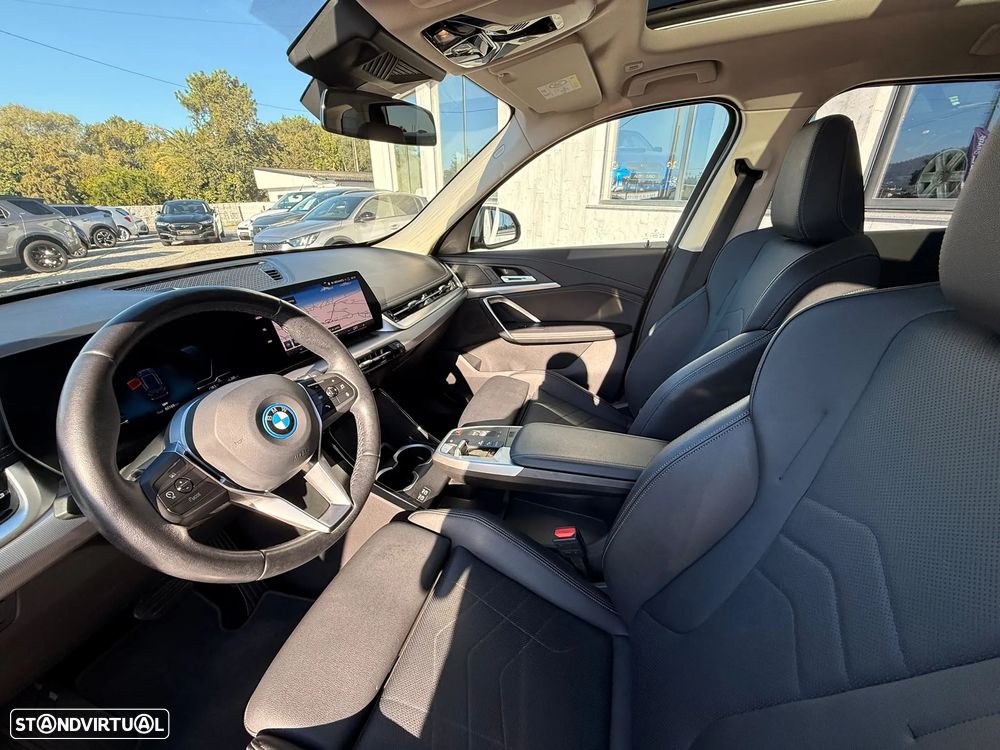 BMW iX1 xDrive30 xLine - 11