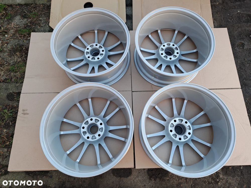 OZ O.Z Racing Ultraleggera 19 8j et35 BMW 1 3 5 E90 E91 F30 F31 F10 5x120 - 7
