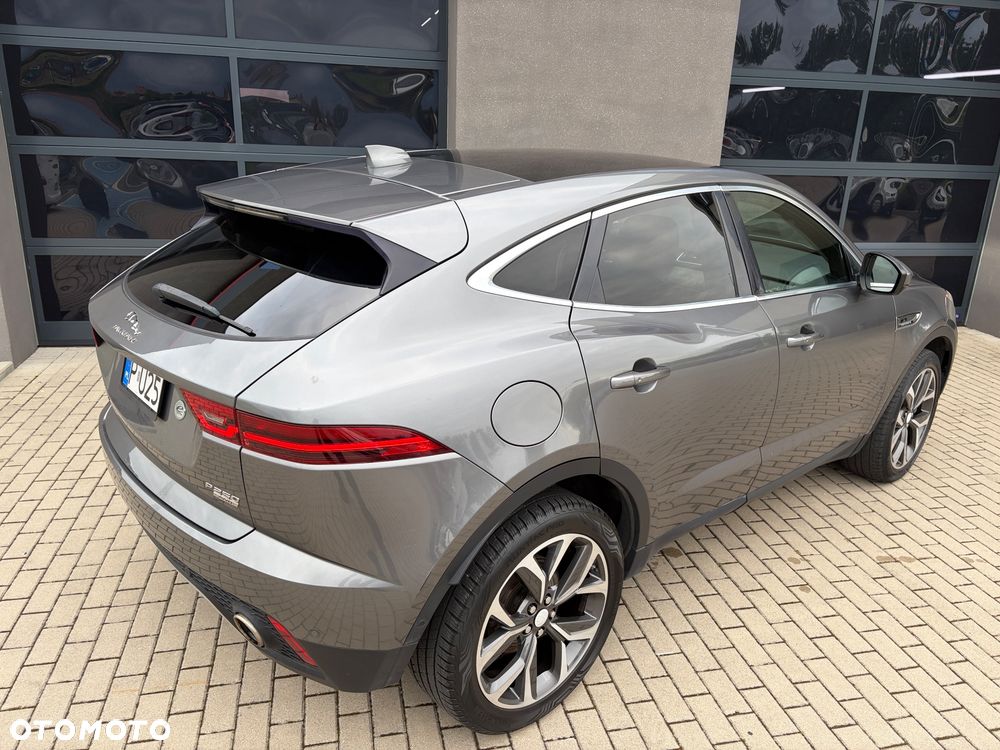 Jaguar E-Pace - 16