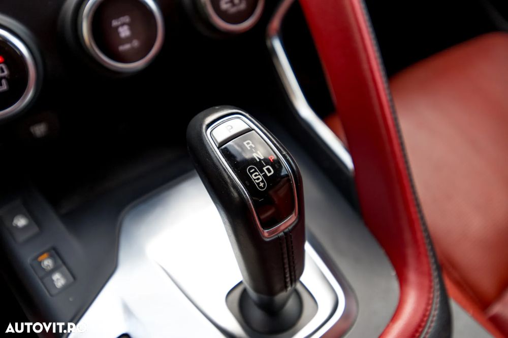 Jaguar E-Pace D180 AWD R-Dynamic SE - 29