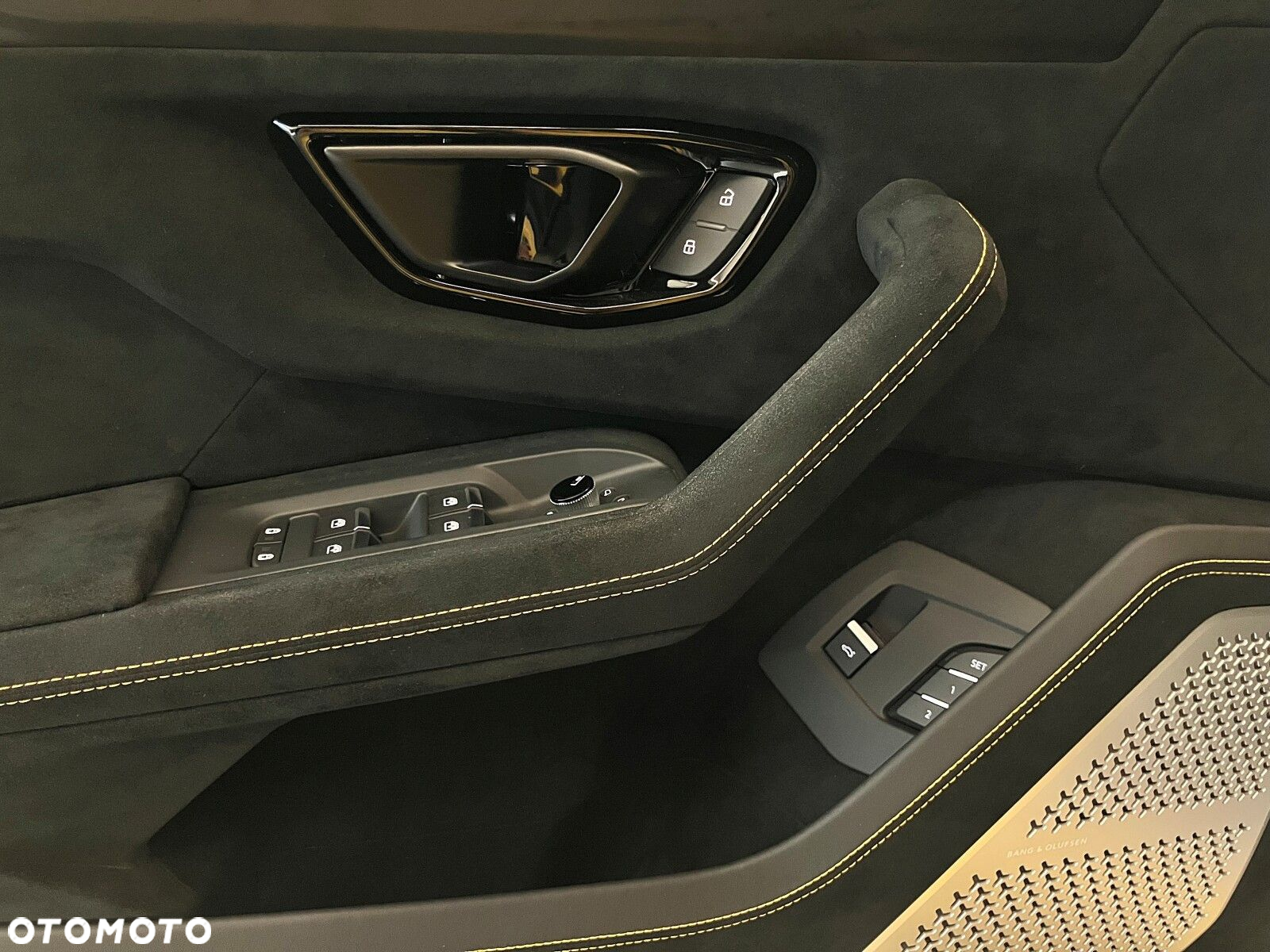 Lamborghini Urus - 15