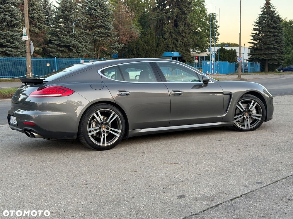Porsche Panamera 4S - 6