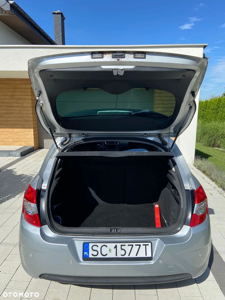 Citroën C4 HDi 90 Attraction - 10