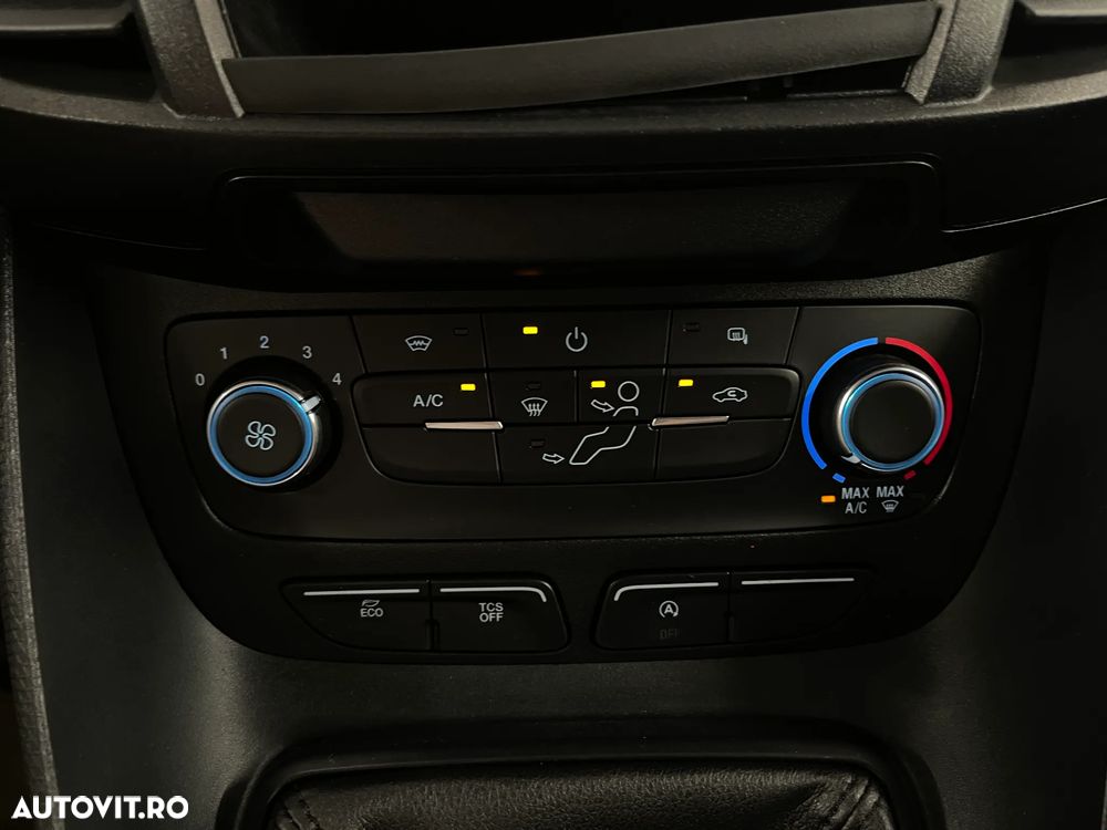 Ford Transit Connect - 12