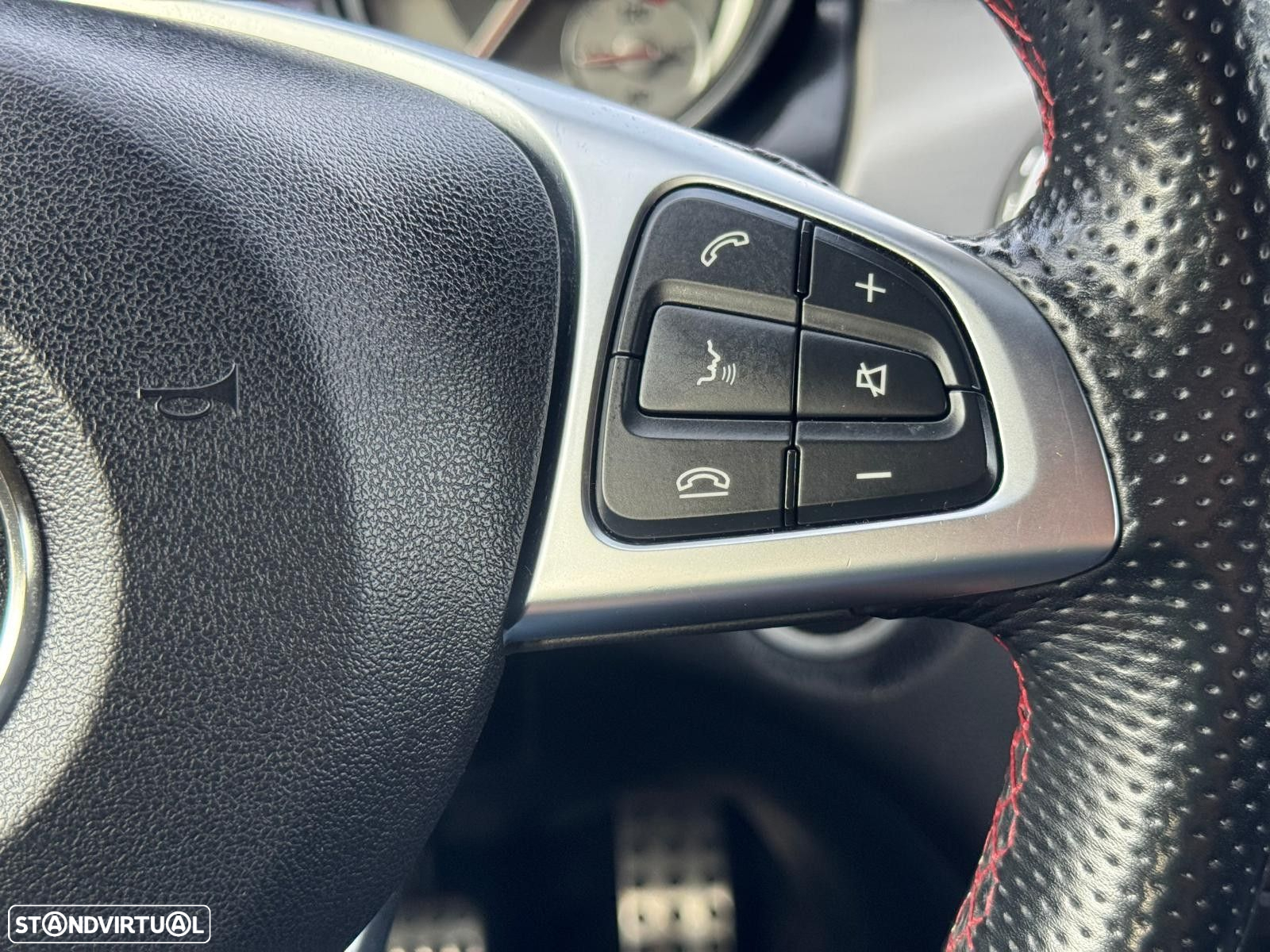 Mercedes-Benz GLA 180 CDi AMG Line - 43