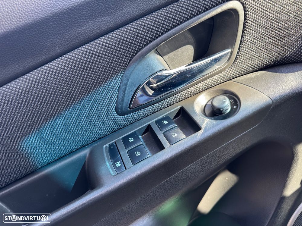 Chevrolet Cruze SW - 10