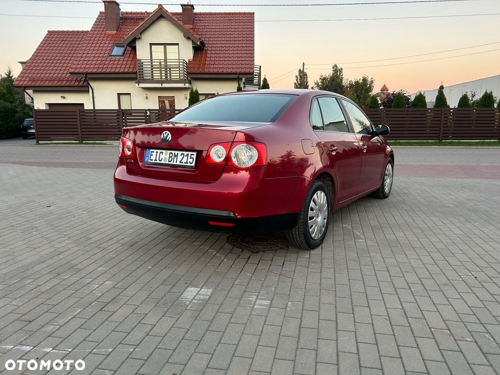 Volkswagen Jetta - 11