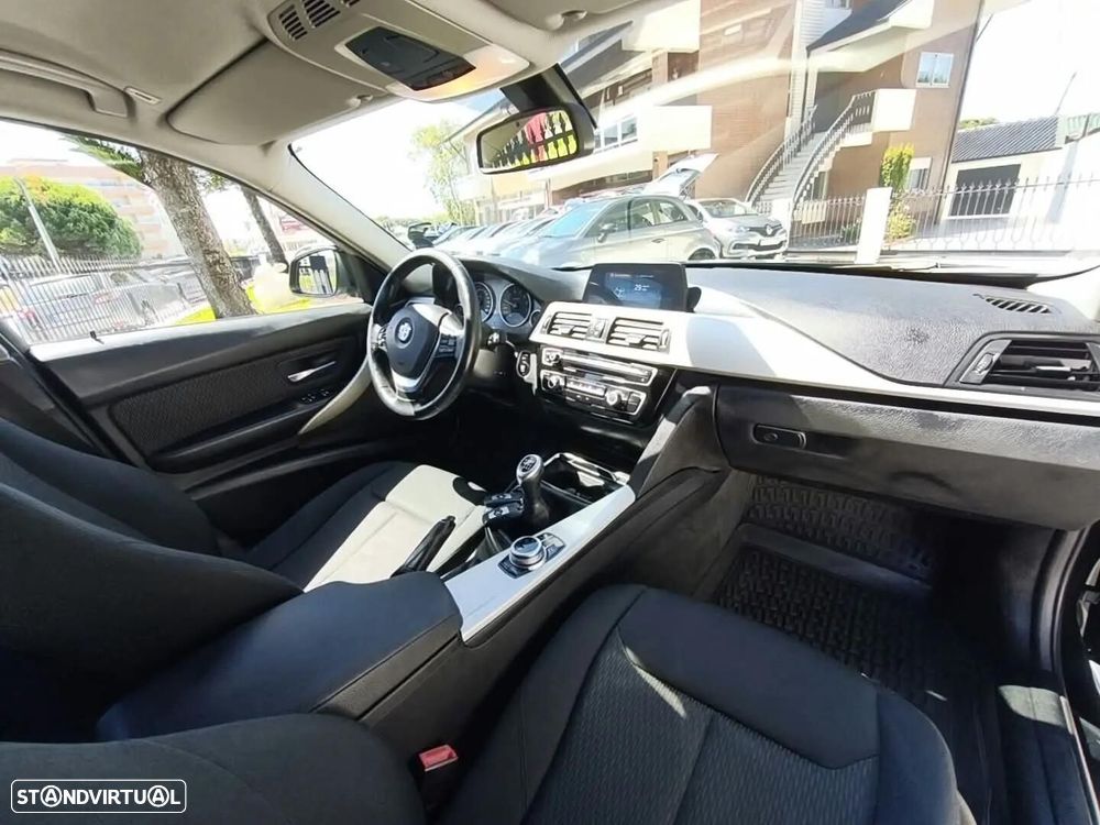 BMW 318 i Sport Line - 21