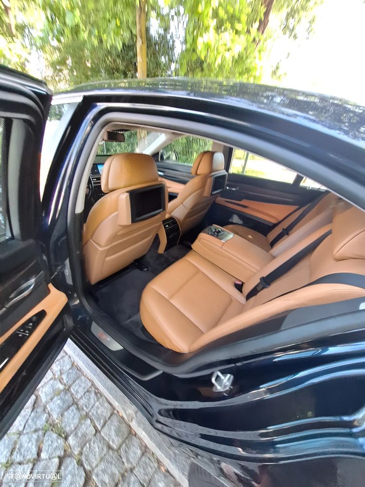 BMW 740 d - 18