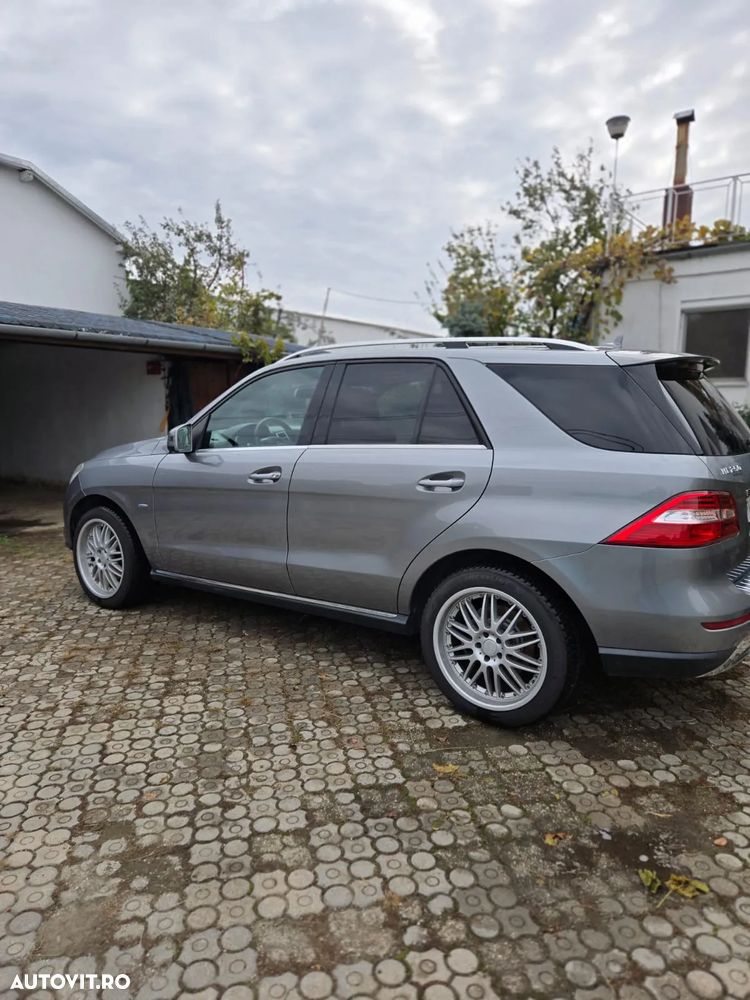 Mercedes-Benz ML 250 BlueTec 4MATIC Aut - 32