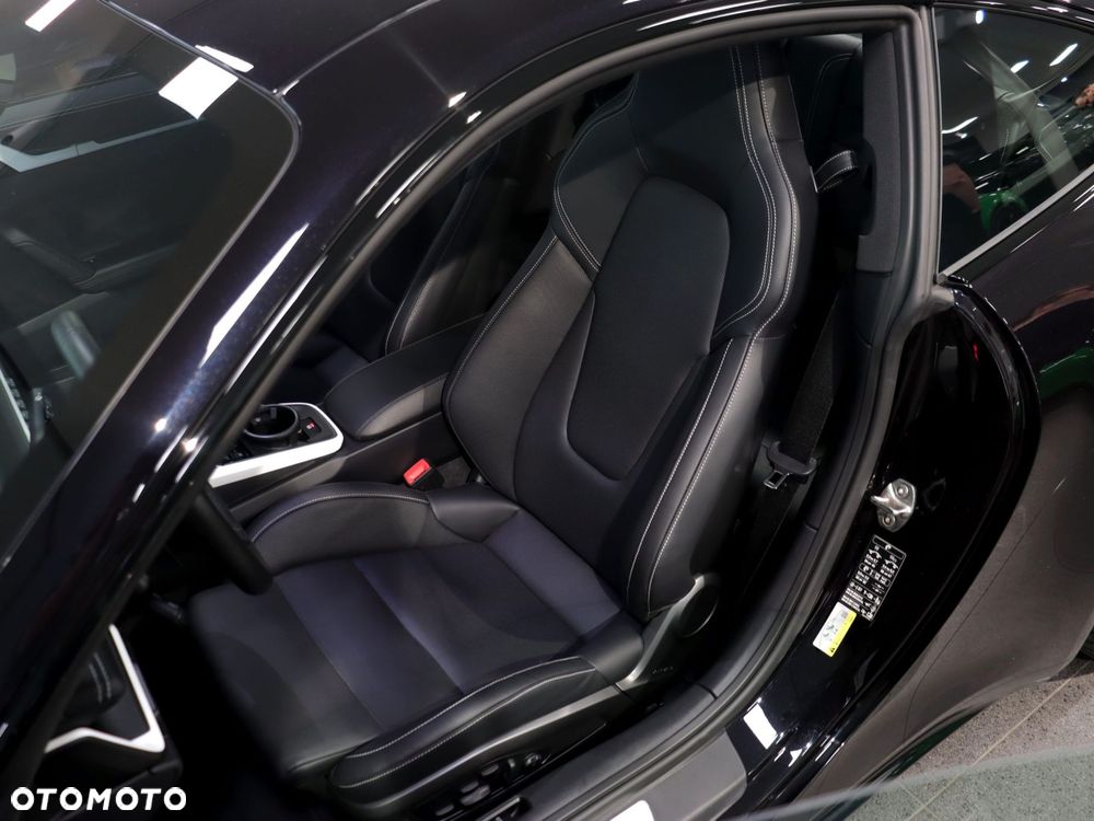 Porsche 911 Carrera - 16