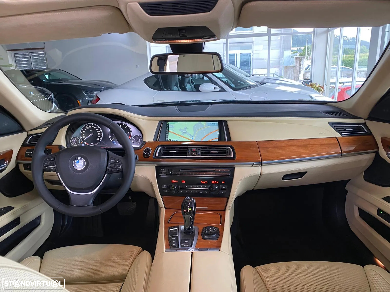 BMW 750 d xDrive - 10