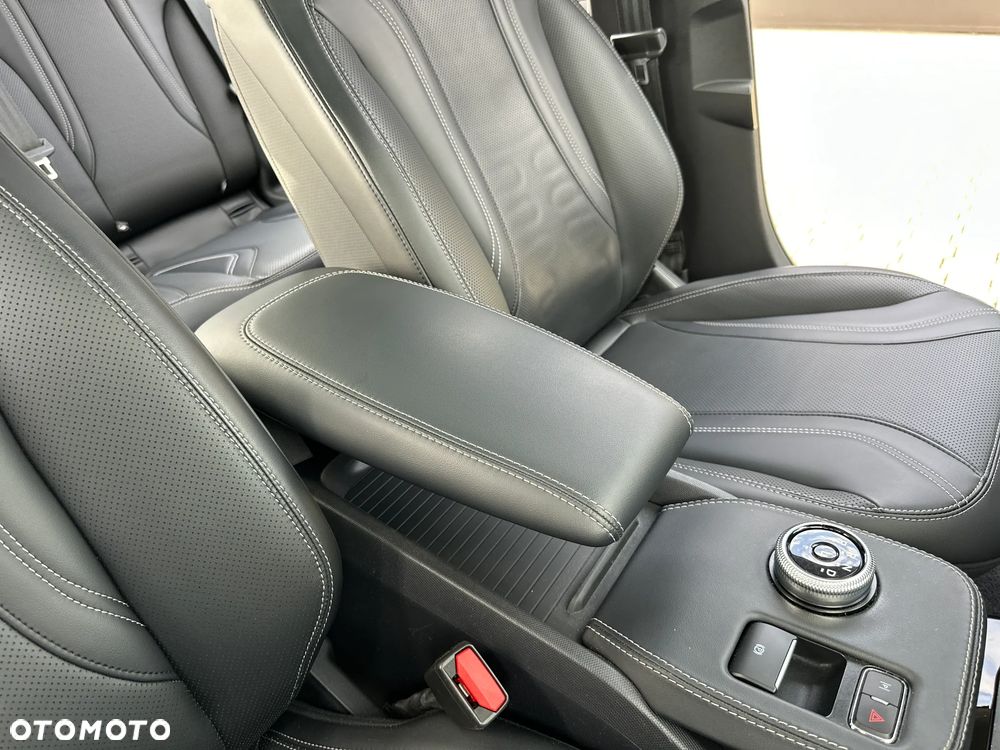 Ford Mustang Mach-E 98kWh AWD Premium - 14